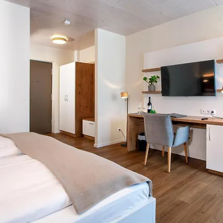 Lutz Ug * Oberderdingen