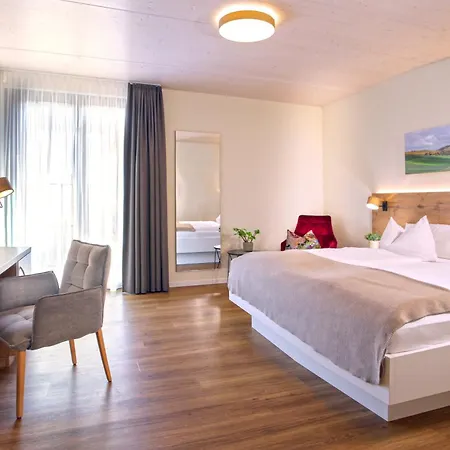 Lutz Ug Hotel *