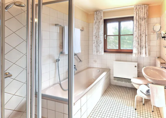 Lutz Ug 오벨던딩언